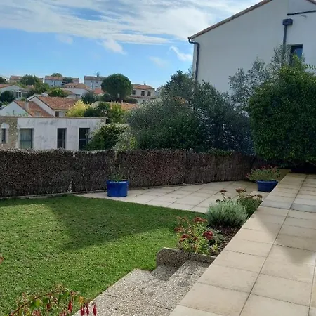 Holiday home Maison 3 Ch. A Avec Jardin, Wifi Et Animaux Acceptes - Fr-1-494-143 *